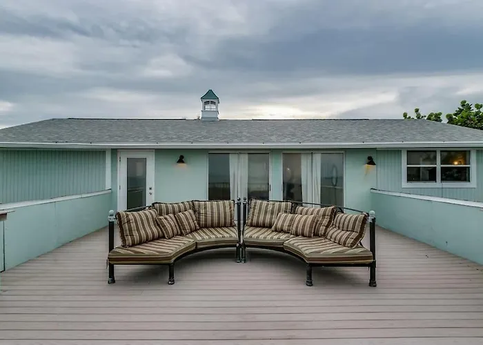 Oceanfront Elegance - Luxurious 6Br Beach House With Hot Tub & Spacious Balcony And Breathtaking Views!
