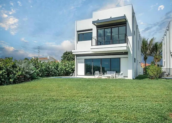 Oceanfront 4-Bed Designer Villa With Private Pool